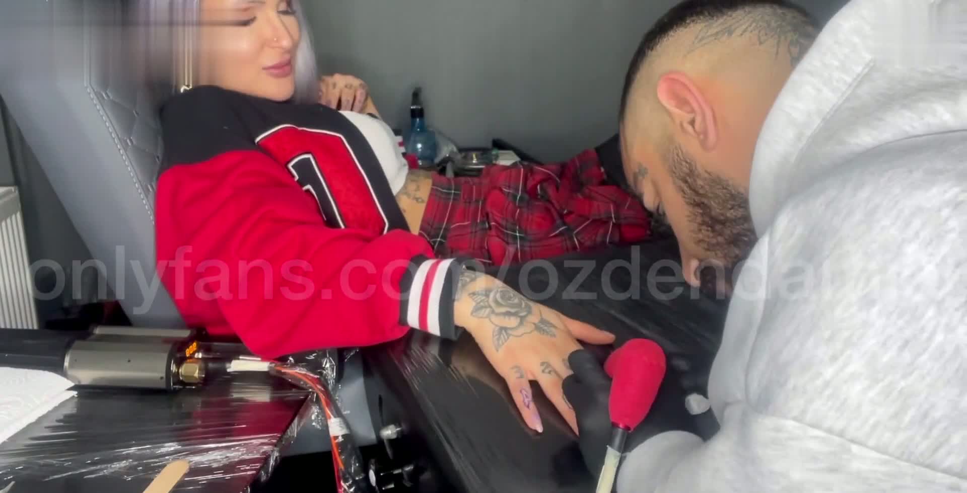Damla Özden Konulu Dövmeci Pornosu